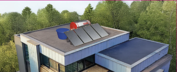 Como o reservatório térmico garante água aquecida sem insolação